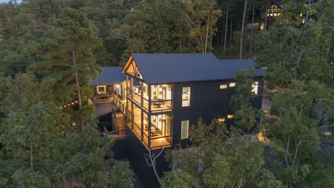 Experience serene evenings, surrounded by nature’s beauty with three deck levels all with eyepopping views!
