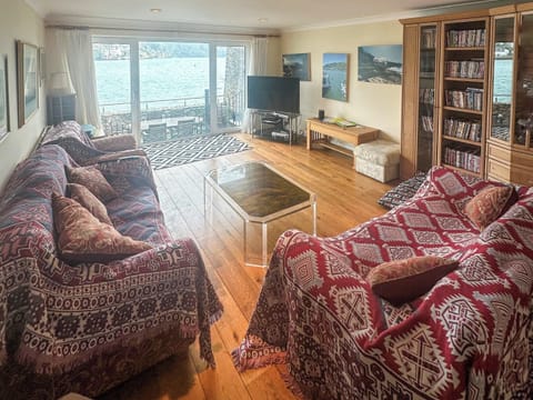 Living area | Bight Boatyard, Dartmouth
