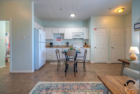 The fully equipped kitchen is stocked with all the essentials, making it easy to prepare everything. (204)