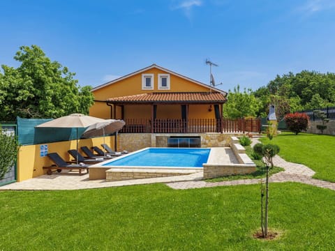 Swimming Pool, Residential Area, Resort, Shade, Estate, Eco Hotel, Farmhouse, Landscaping, Villa, Thermae