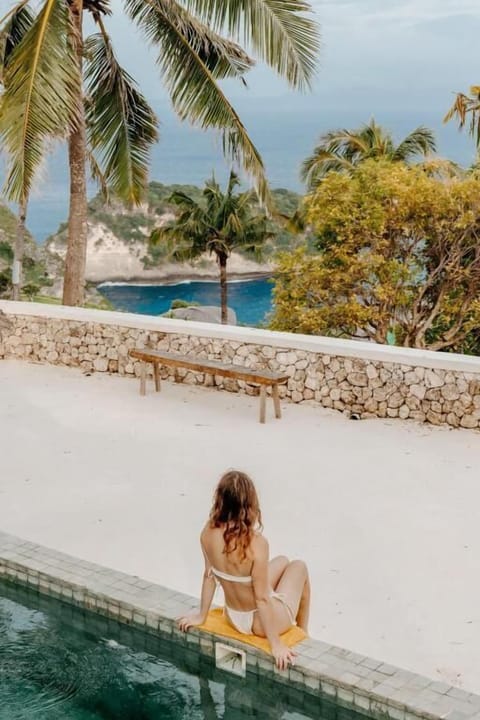 2 outdoor pools