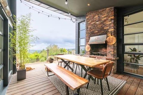 House | Outdoor dining
