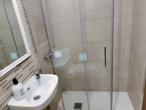 Double Room | Bathroom | Towels, soap, toilet paper