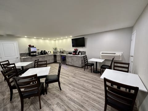 Free daily continental breakfast