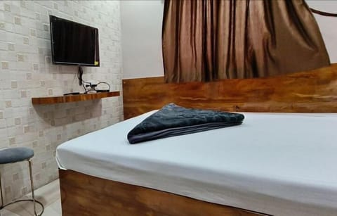 Standard Double Room | Free WiFi