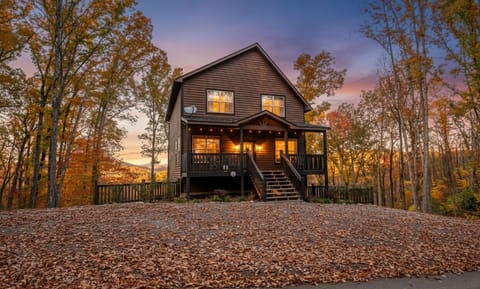 Sweet Retreat - 5 bedroom cabin located in the heart of the smokies