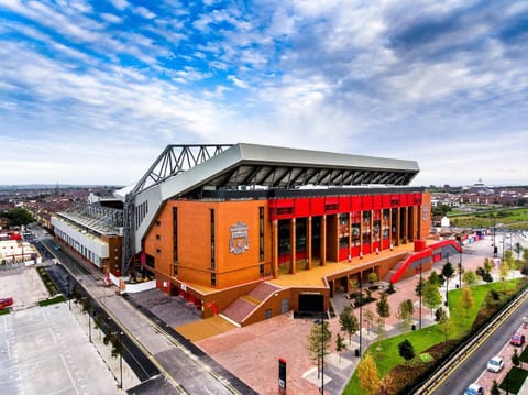 Just a short walk to Anfield Stadium — the perfect base for football fans to soak up the matchday atmosphere and experience Liverpool’s sporting heritage.