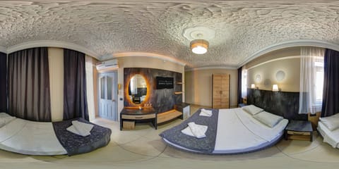Double + one single 3 bed with sea view | Free WiFi, bed sheets, wheelchair access