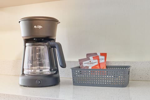 Enjoy fresh mornings with a coffee maker and complimentary coffee ready to brew. ☕🌅