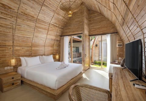 Deluxe Room, Non Smoking | Egyptian cotton sheets, premium bedding, desk, laptop workspace