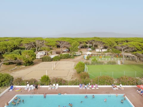 Watercraft, Boat, Apartment, Marina, Outdoor Furniture, Shade, Boats And Boating--Equipment And Supplies, Balcony, Resort, Dock