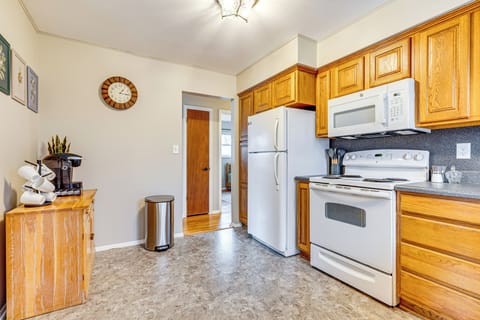 Kitchen | 1st Floor | Keurig Coffee Maker (Starter Coffee Provided)