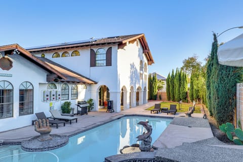 Las Vegas Vacation Rental | 4BR | 3.5BA | 5,000 Sq Ft | 4 Steps to Enter