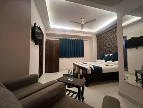 Deluxe Double Room | Desk, laptop workspace, free WiFi, bed sheets