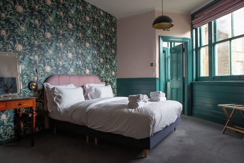 Deluxe Double Room | Desk, iron/ironing board, free WiFi
