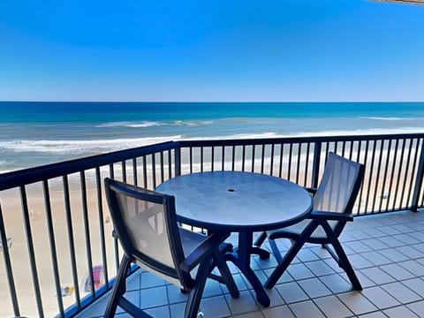 Balcony Dining for Two With Sweeping Ocean Views