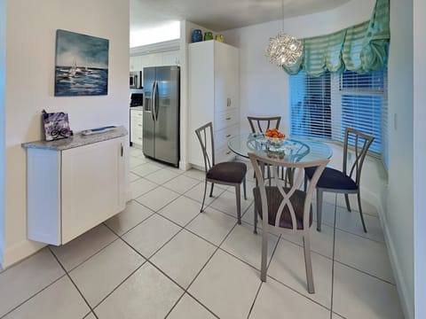 Breakfast Nook - Seating For Four