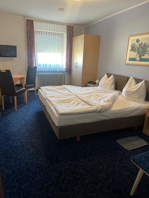 Basic Double or Twin Room | Desk, free WiFi, bed sheets