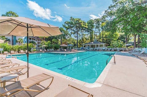 Fiddler's Cove Community Pool