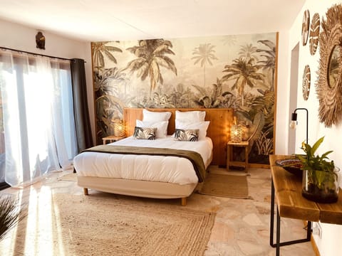 Deluxe Suite, Hill View | Individually decorated, individually furnished, free WiFi, bed sheets