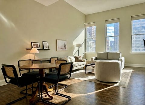 An open, light-filled layout designed for seamless transitions between morning focus and evening relaxation