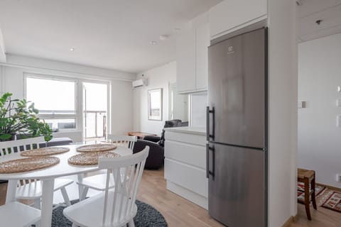 The fully equipped kitchen has everything you need for cooking – including a stove, oven, microwave, refrigerator, dishwasher, and a wide selection of utensils and tableware. Perfect for anything from quick breakfasts to home-cooked dinners.