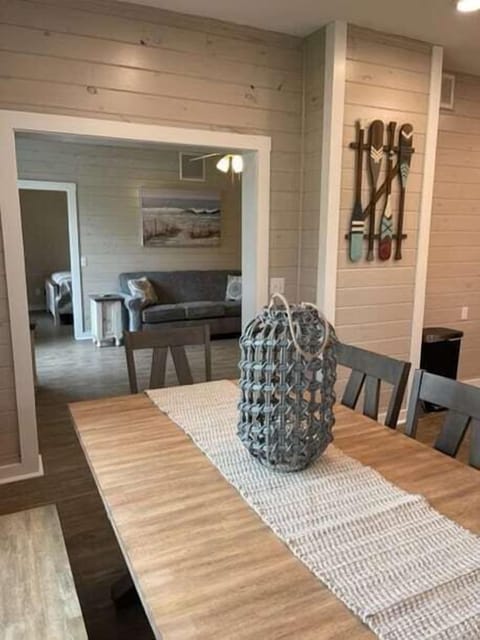 Riverside 3BR Retreat | Tranquil & Family-Friendly Apartment in Indian River