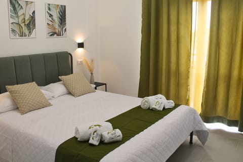 Double Room, 1 King Bed, Balcony, City View | Frette Italian sheets, premium bedding, down comforters, in-room safe