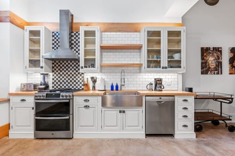 Spacious, Well Equipped, Kitchen