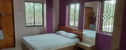 Standard Double Room, 1 Double Bed | Desk, iron/ironing board, free WiFi, bed sheets