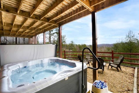 TERRACE LEVEL BRAND NEW HOT TUB w/SAFE ENTRY HANDLE BAR