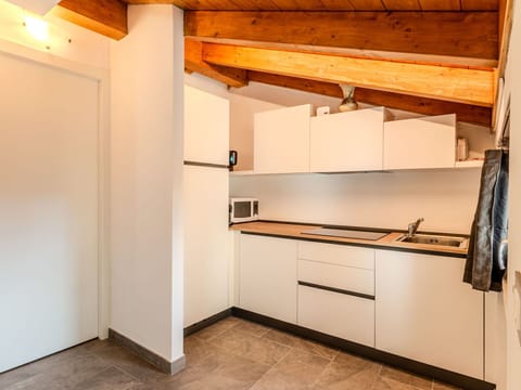 Interior Design, Countertop, Kitchen, Flooring, Wood, Ceiling, Floor, Major Appliance, Kitchen Appliance, Furniture