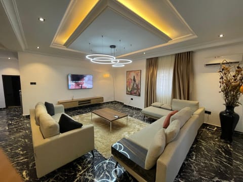 Luxury Apartment, 3 Bedrooms, Balcony, Garden View | Living area