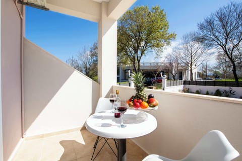 Balcony Ideal for Relaxing Moments – Private outdoor spot with peaceful views, perfect for morning coffee or evening wine.