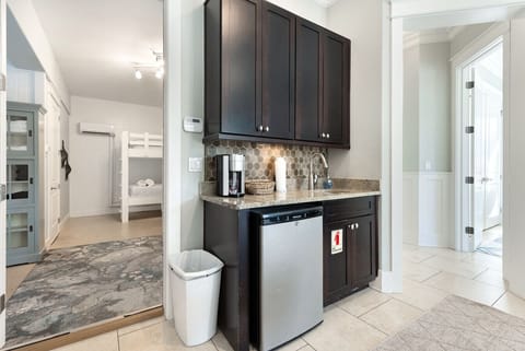 Coffee bar and Large Queen Bunk Room (6 Queen beds)