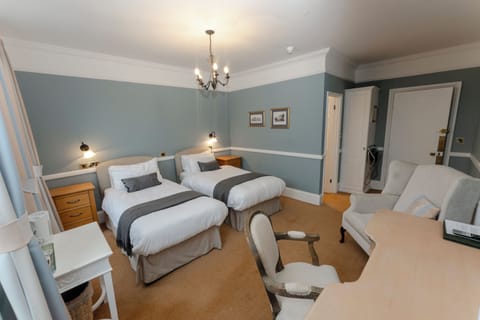 Double or Twin Room | Desk, free WiFi