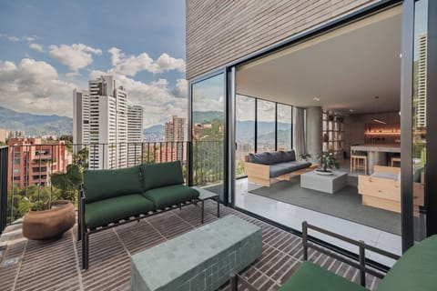 Luxury Penthouse, 2 Bedrooms, Hot Tub | Terrace/patio