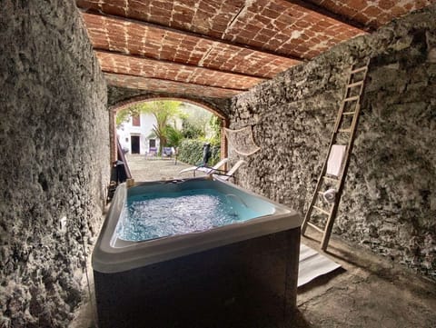 Hot Tub, Pool