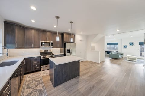Full Kitchen with Island