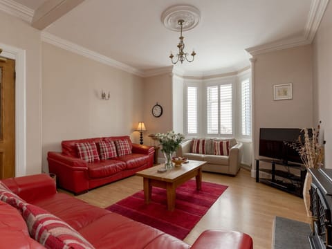 Swimming Pool, Outdoor Furniture, Composite Material, Shade, Resort, Leisure, Eco Hotel, Garden, Landscaping, Yard