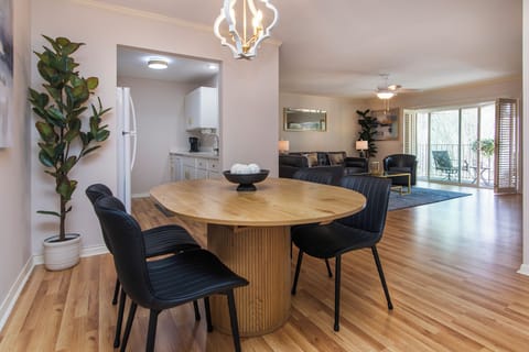 Dining & Kitchen area