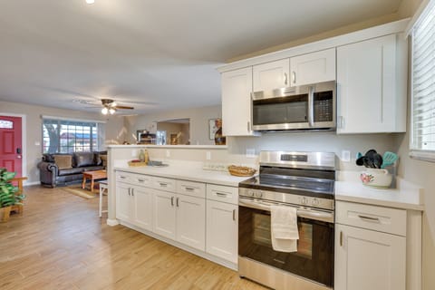 House (3 Bedrooms) | Interior