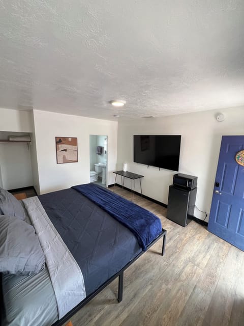 Single Room | Free WiFi