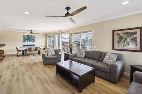 Living and dining area upon entry