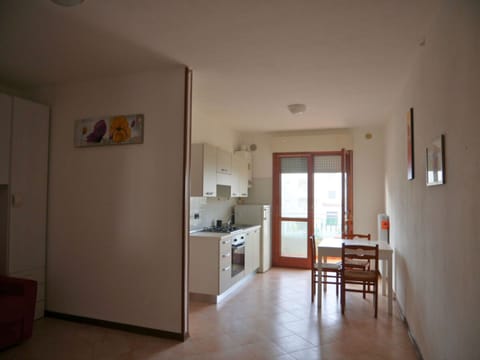 Studio, Multiple Bedrooms, Balcony, City View | Living room