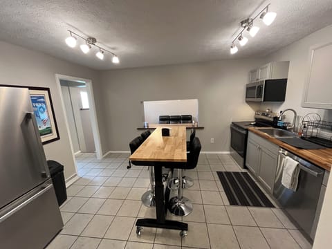 Kitchen with eat-in island