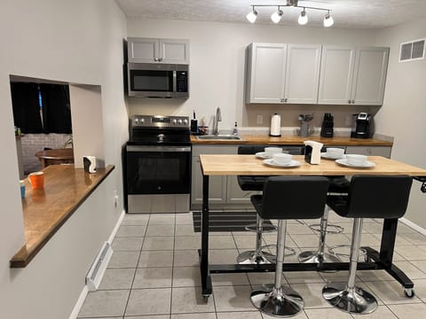 Kitchen with eat-in island