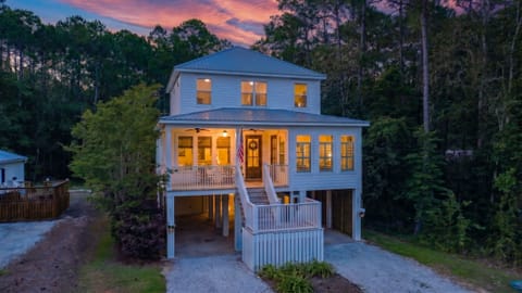 Luxury Coastal Living at Sunset – Steps from Mobile Bay