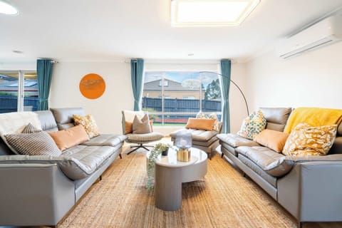 Spacious living area with plenty of seating area