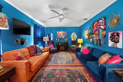 5 O'Clock Somewhere - Hot Tub & Heated Pool House in Fredericksburg